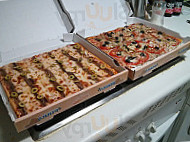 Pizza Por Metro food