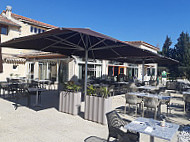 Golf Grand Avignon food