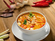 Romzee Tomyam food