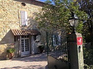 Auberge Des Voutins outside