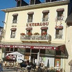 L'eterlou outside