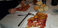 Nuevo Charles Tavern food