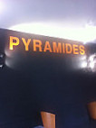 Les Pyramides inside