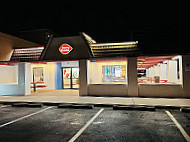 Dairy Queen outside