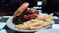 Mo's American Diner food