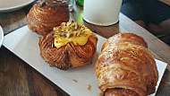 WILDFLOUR CAFE + BAKERY food