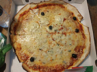 Pizza Mignon food