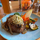 Goldener Hirsch food