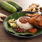 Nasi Lemak Kukus Masrinnas inside