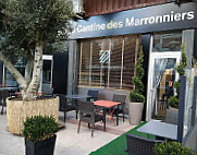 La Cantine des Marronniers inside