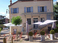 La Table De Chapaize outside