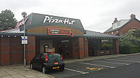 Pizza Hut outside