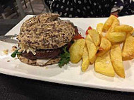 Instinto Gourmet Burger food