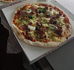 Jiji Pizza food