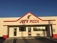 Jet's Pizza inside