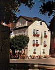 Gasthaus Zum weißen Schwan outside