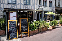 Le Rive Droite outside