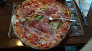 Pizzeria Roessle food