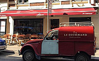 Le Gourmand outside