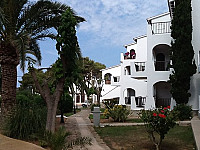 Hostal Residencia Sapaissa outside