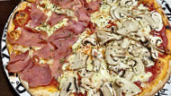 Pizzeria Tucco Pizza food