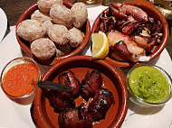 Tapas y Mas food