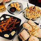 100 Montaditos food