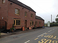 The Shropshire Inn outside