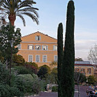 Café des Musées outside