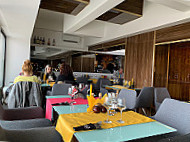 Vu's Rooftop Restaurant inside