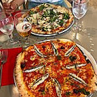 Pizzeria La Bonne Mère food