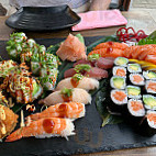 Mii Tii Sushi food