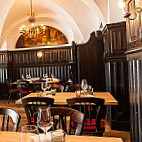 Weinhaus Neuner food