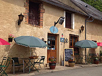 L'auberge Des Pelles inside