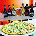 Dewal Divina Pizzaria food