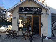 CafÉ Mari inside