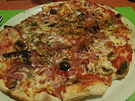 Luna Pizza food