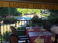 Les Lions du Val food