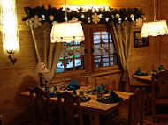 Le Chalet Gourmand inside