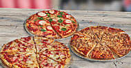 Hallo Pizza (ist Domino's) food