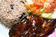 Cravins Caribbean Grill food