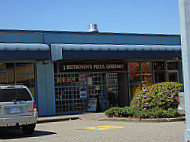 J Beethoven's Pizza Gourmet outside