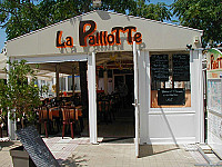 La Paillotte outside