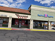 Baskin-robbins outside