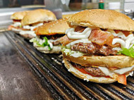 Alo Burger food