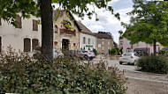 L'Etape de Santenay Hotel Cafe Restaurant outside