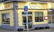 Anatolia Pizzas Kebab outside