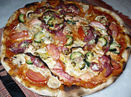 Pizza-Braises food