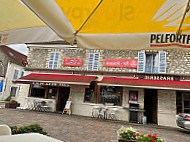 Cafe De La Place food