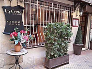 La Corte outside